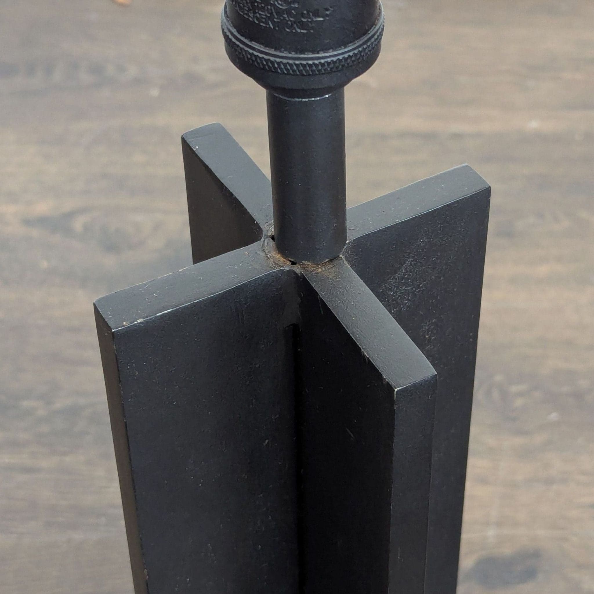 Modern Table Lamp with White Shade - Thumbnail 2