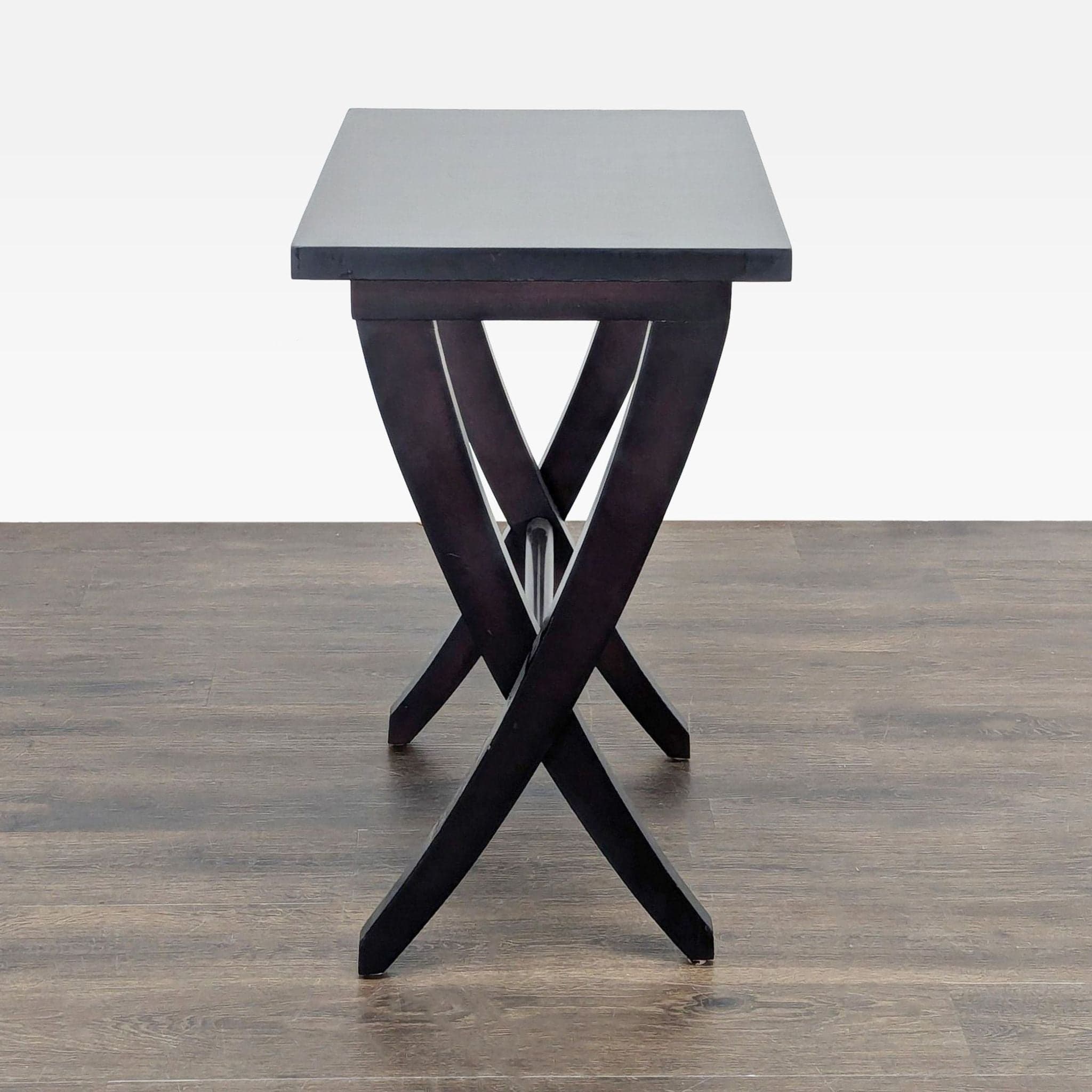 Wooden End Table with Curved Legs - Thumbnail 7