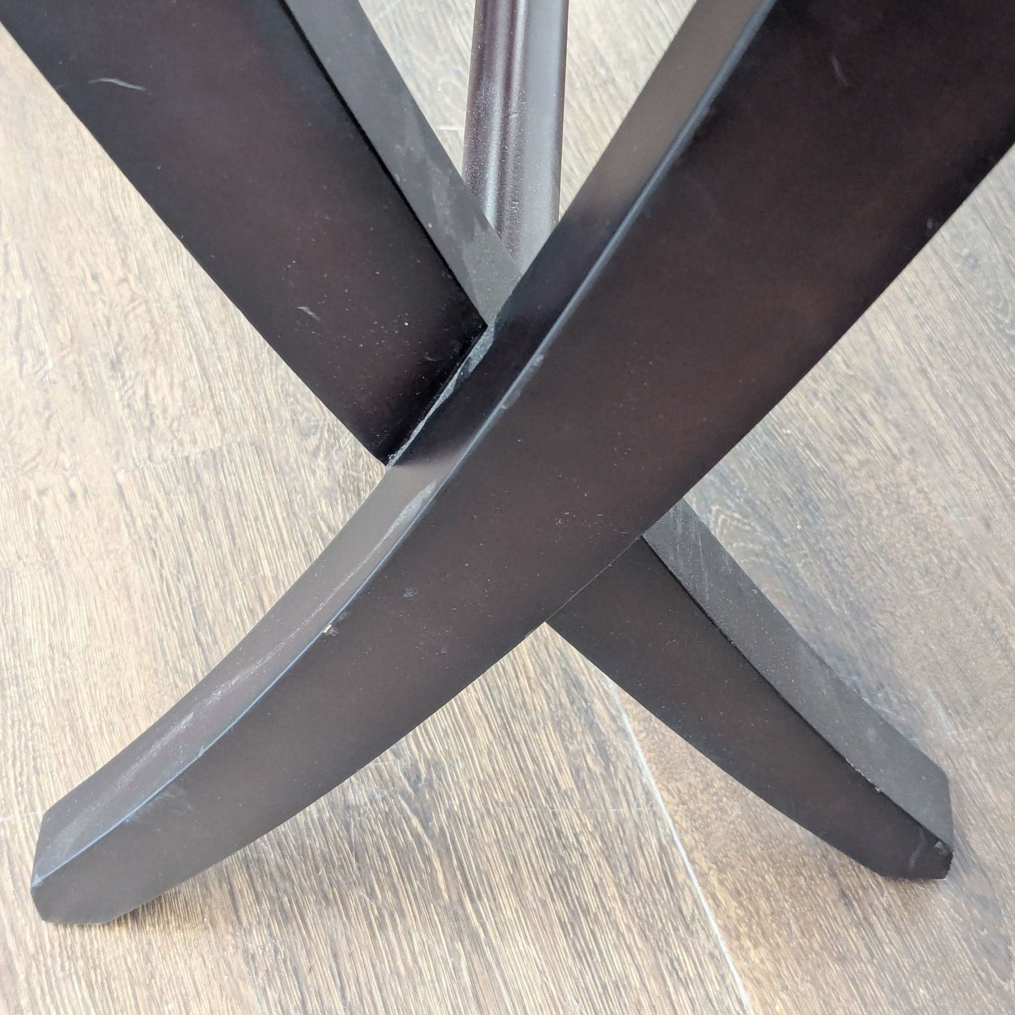 Wooden End Table with Curved Legs - Thumbnail 6