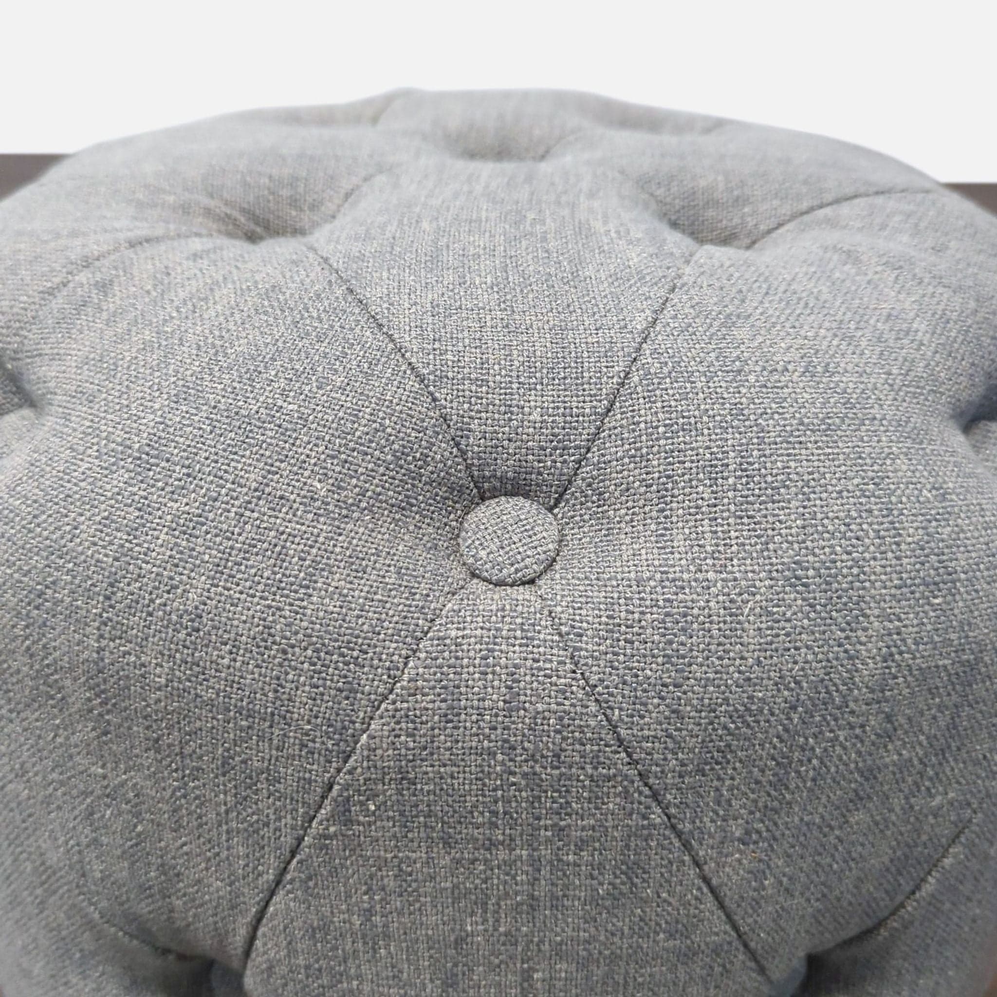 Safavieh Ponzi Tufted Ottoman - Thumbnail 2