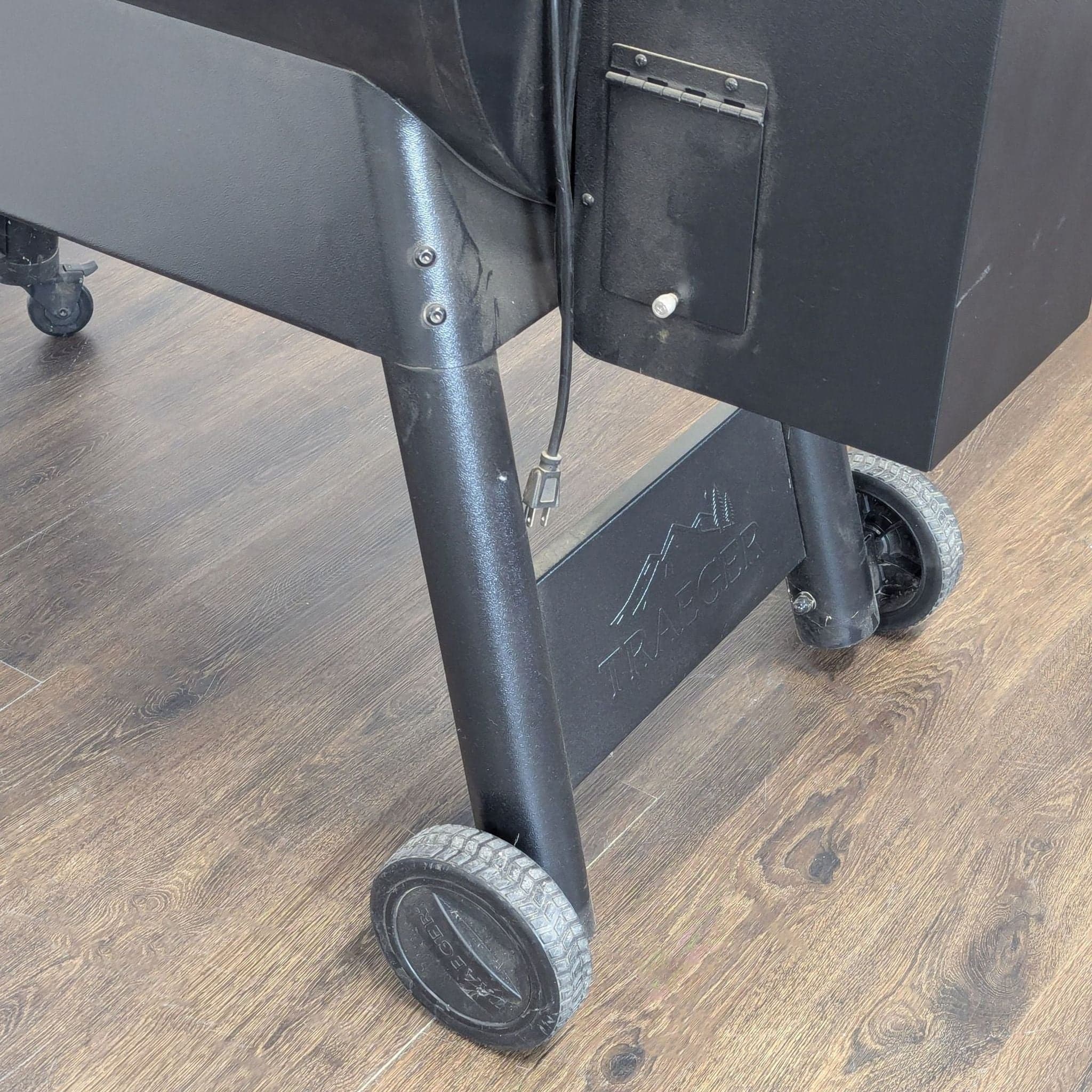 Traeger Pellet Grill with Wheeled Base – Durable Outdoor BBQ Grill - Thumbnail 7