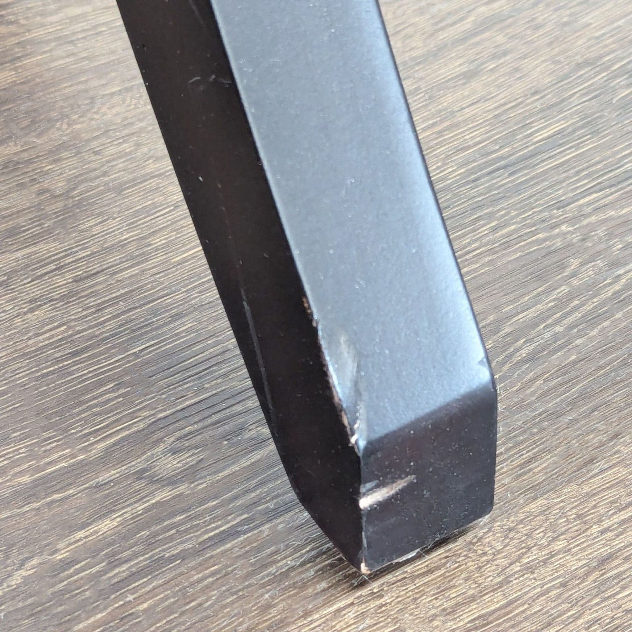 Wooden End Table with Curved Legs - Thumbnail 5