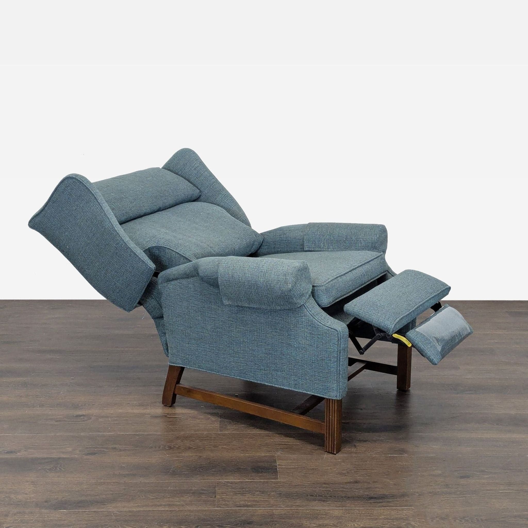 Vintage Comfortable Blue Recliner Lounge Chair with Wooden Legs - Thumbnail 2