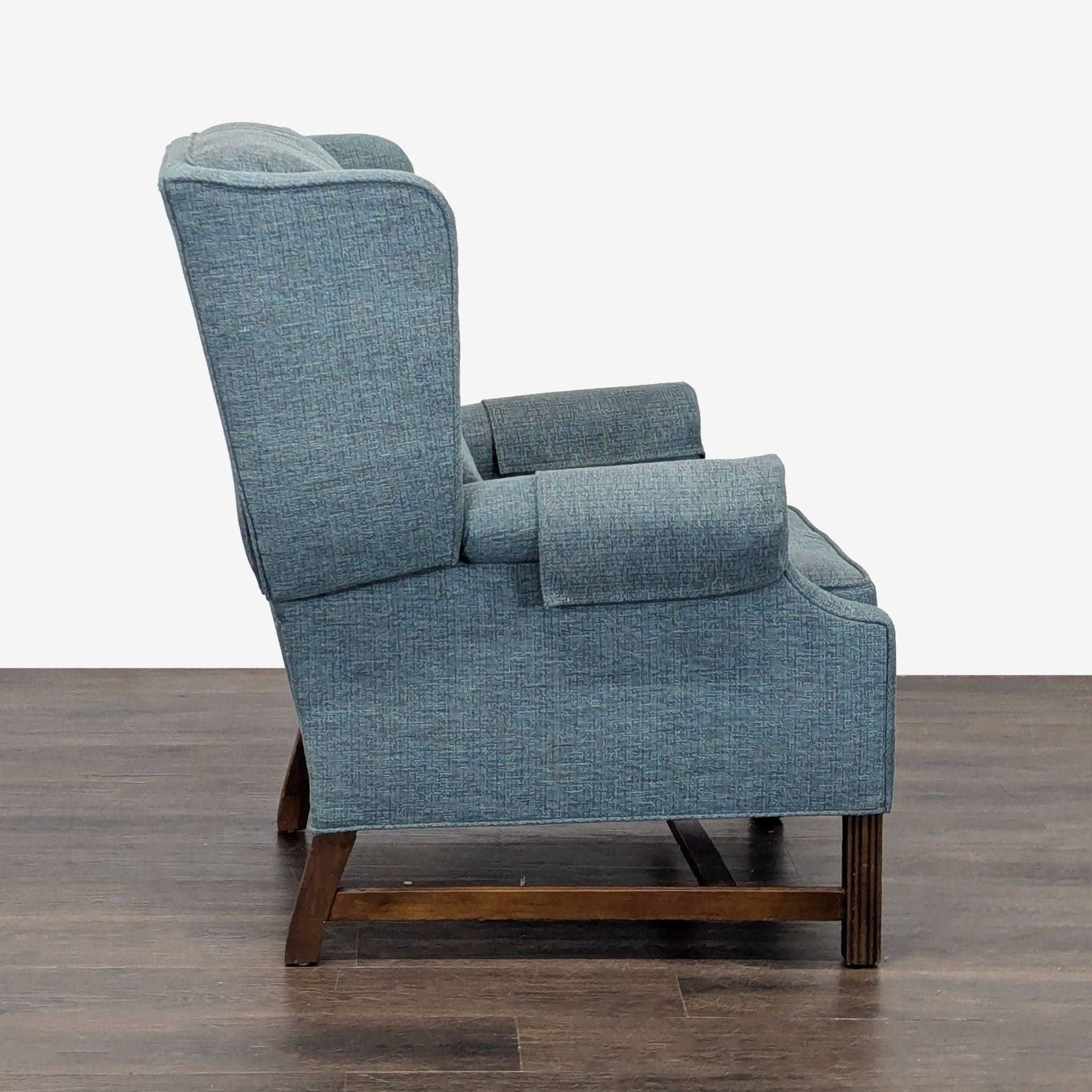 Vintage Comfortable Blue Recliner Lounge Chair with Wooden Legs - Thumbnail 5