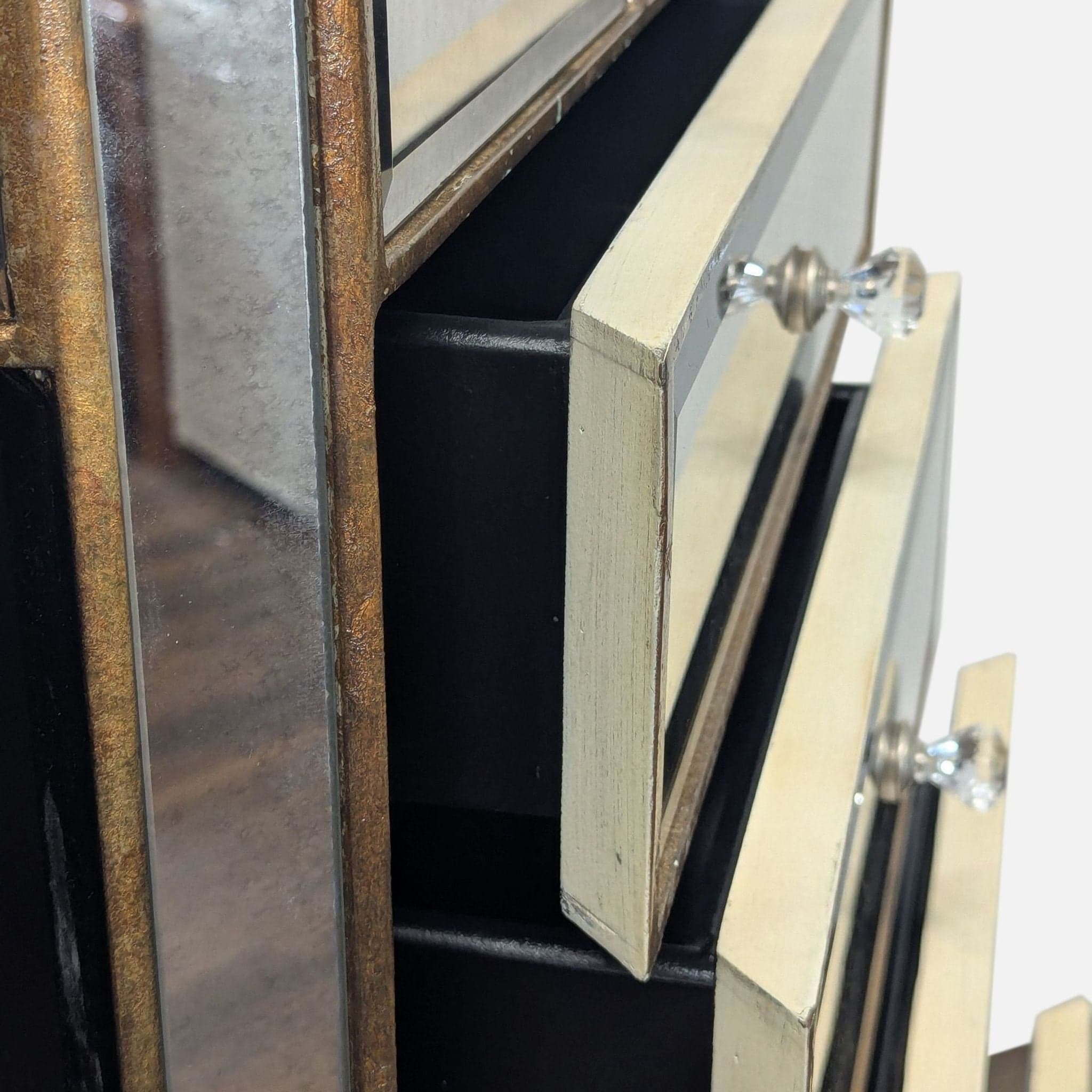 Bassett Mirror Company Collette Mirrored Jewelry Chest - Thumbnail 12