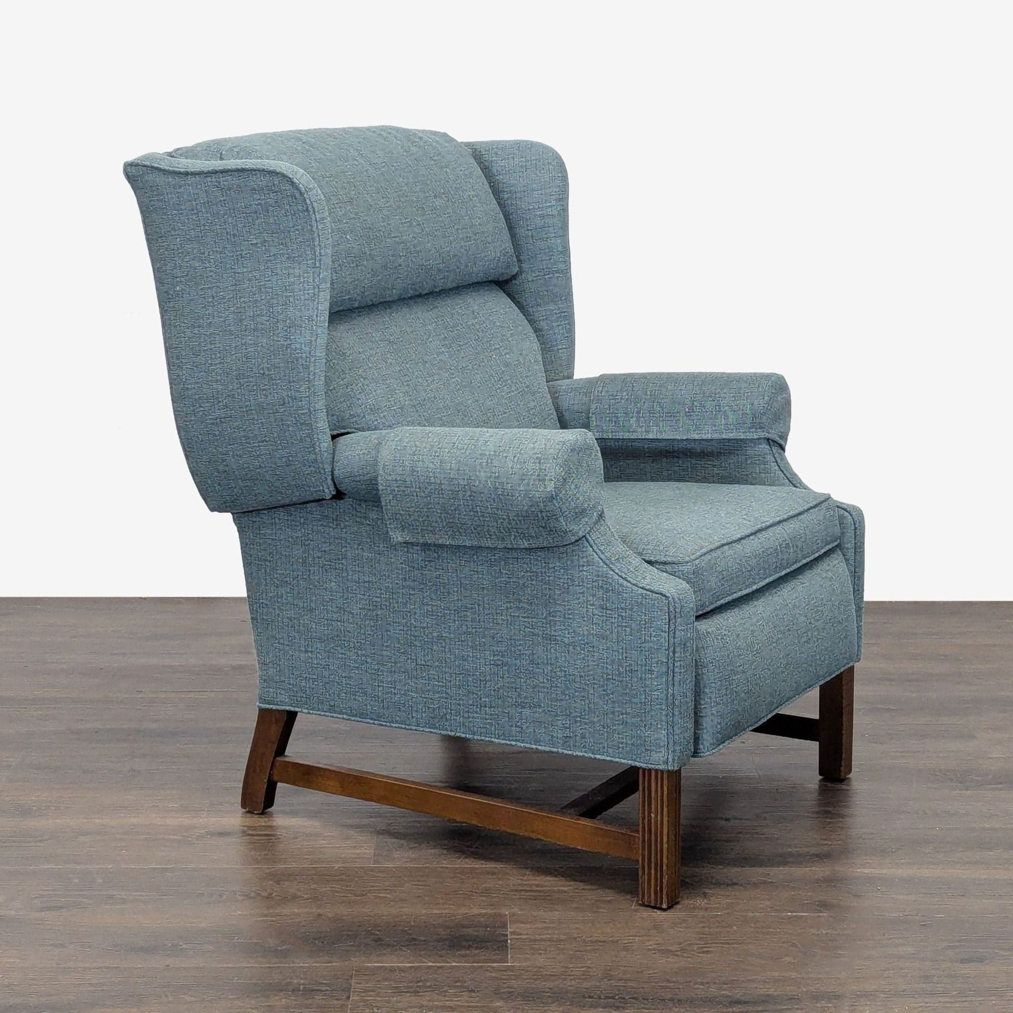 Vintage Comfortable Blue Recliner Lounge Chair with Wooden Legs - Thumbnail 6
