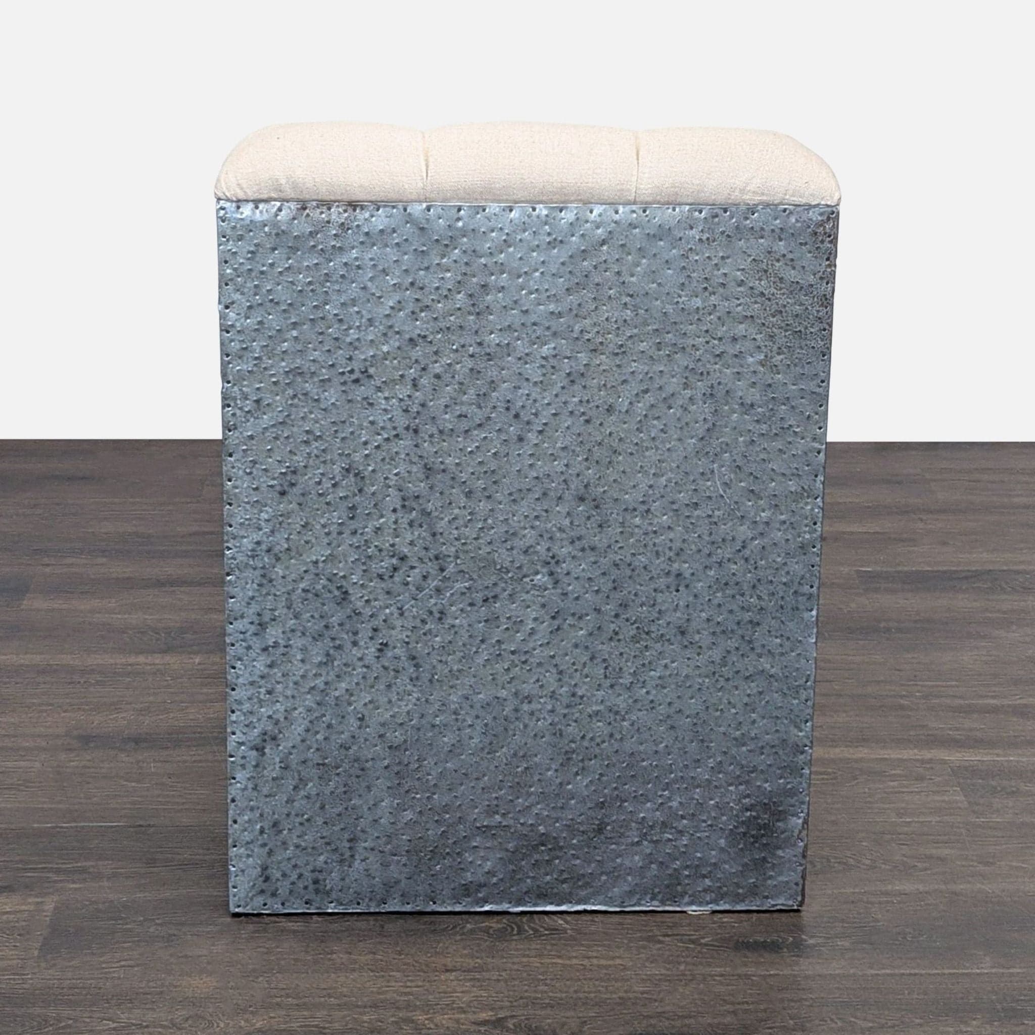 Modern Tufted Chaise Lounge in Beige Upholstery With Metal Base - Thumbnail 4