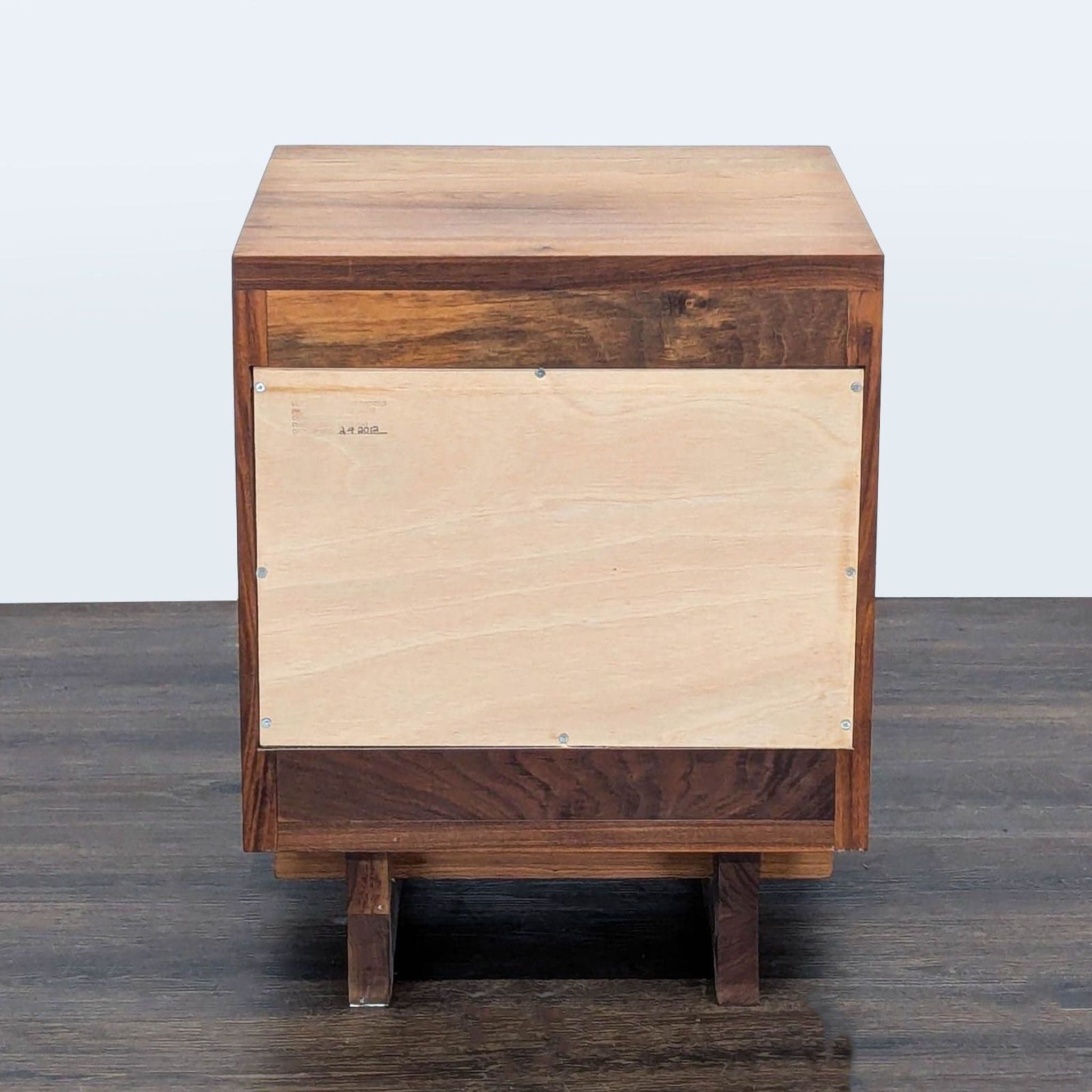 Vermont Furniture Designs One Drawer Walnut Nightstand - Thumbnail 5