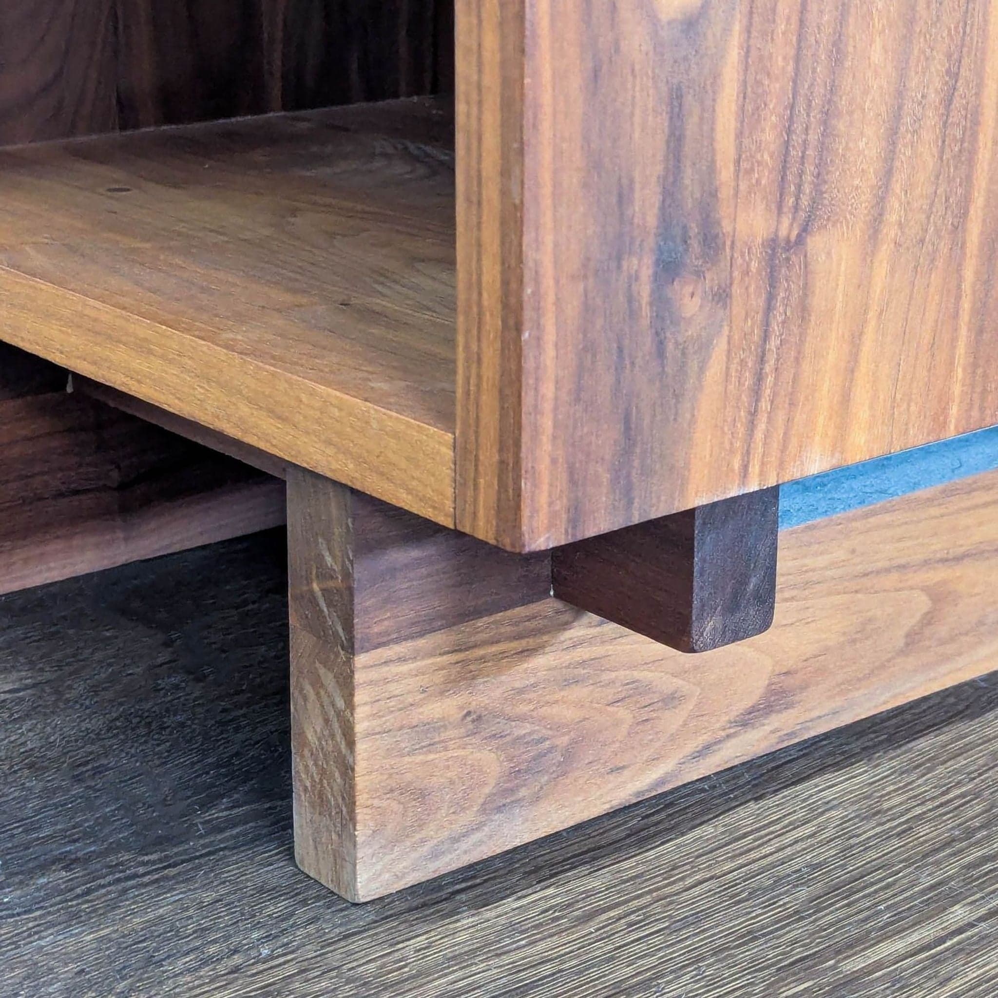 Vermont Furniture Designs One Drawer Walnut Nightstand - Thumbnail 7