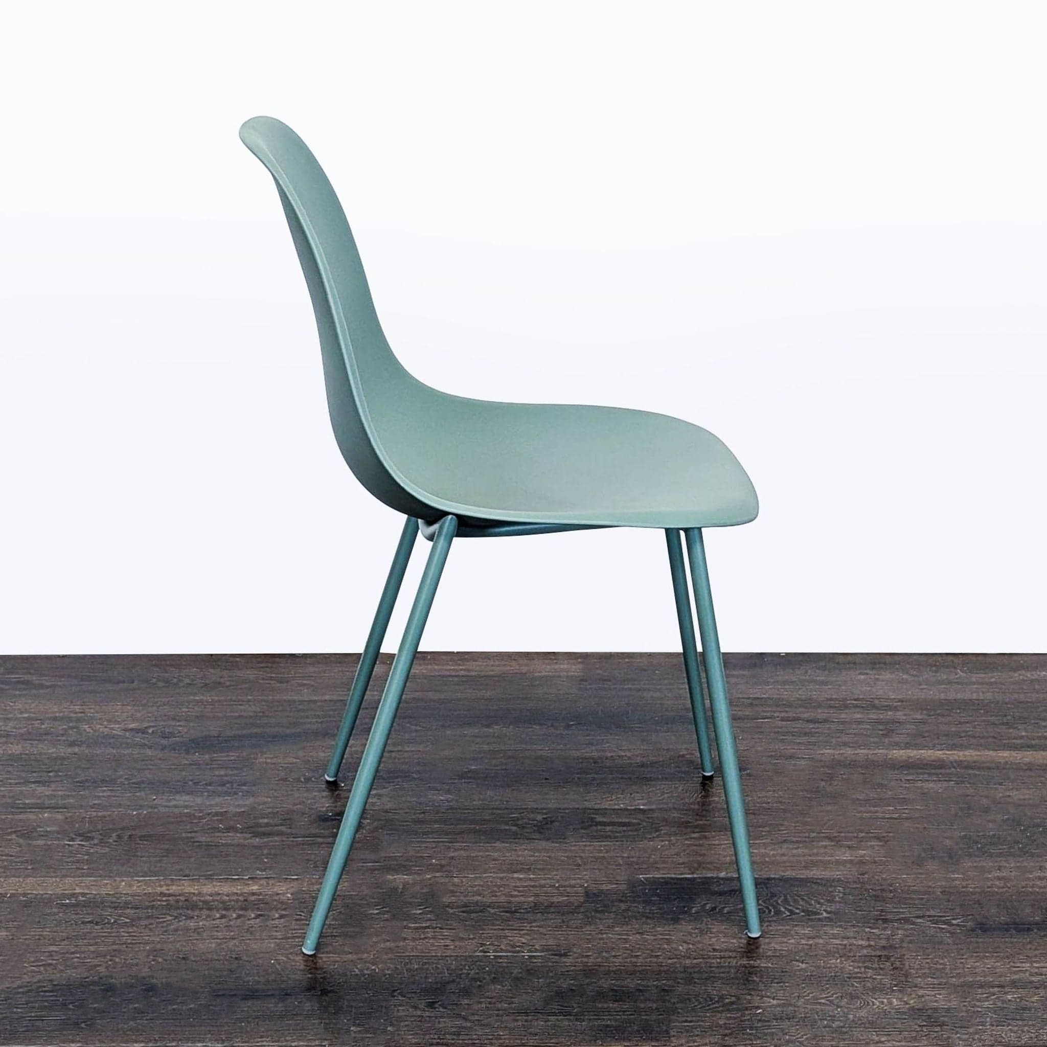 Bucket Dining Chair on Metal Frame - Thumbnail 3