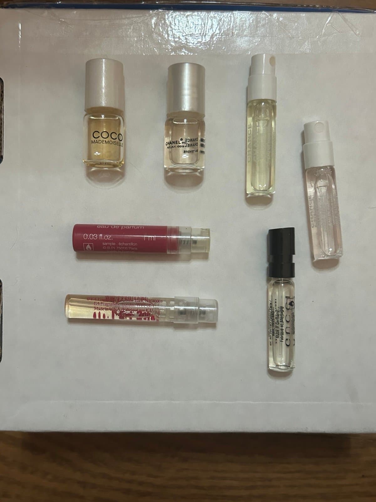 Lot of 7 Luxury Perfume Samples in Leather Creed Pouch, Chanel, Gucci and more - Image 1