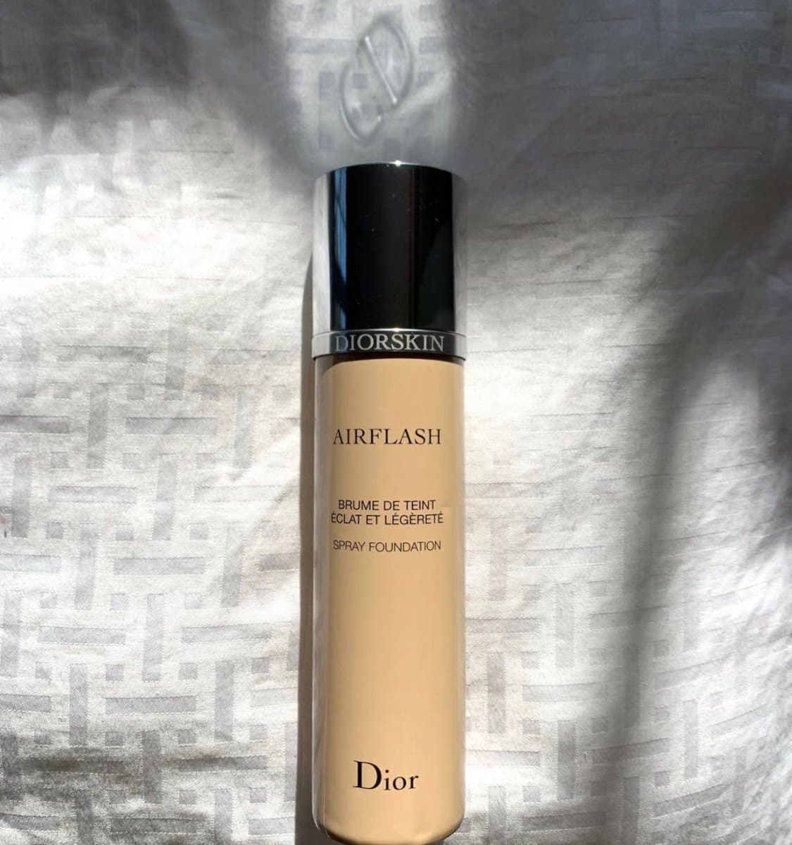 Dior Airflash Spray Foundation in shade 100 - Image 1