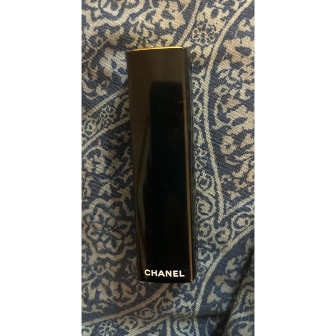Chanel Rouge Allure Lipstick in Ardent 62 - Thumbnail 5