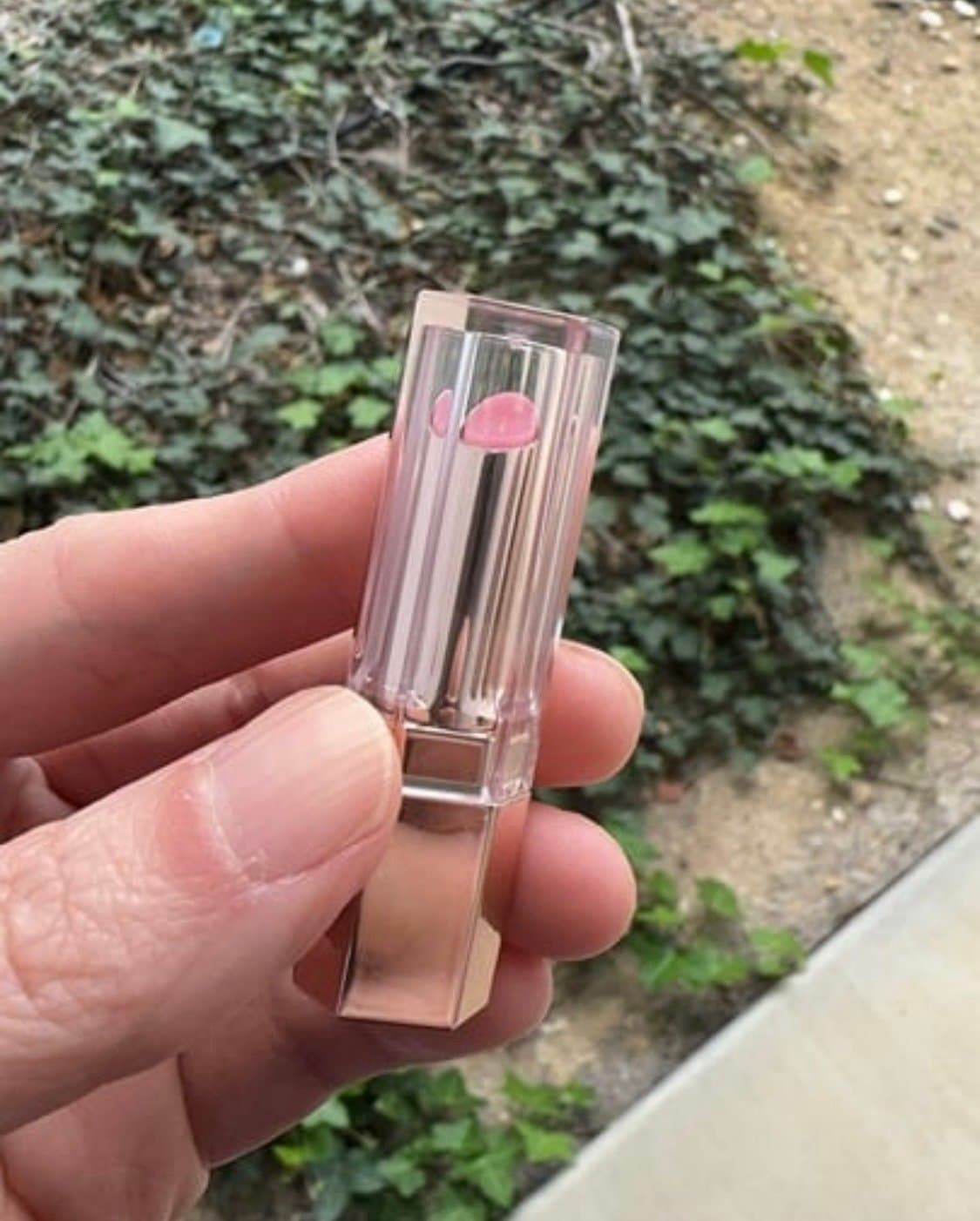 Estée Lauder MINI 0.02 oz Lip Idôle Butterglow™ in shade 10 Keep it Glowy - Thumbnail 4