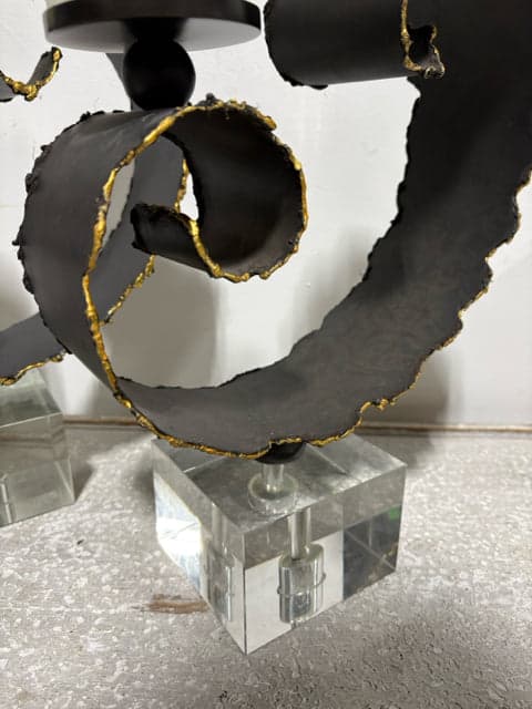 Set Of 2 Metal Curved Candleholders With Lucite Base - Thumbnail 2