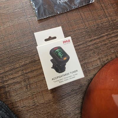 Pyle Acoustic Guitar Kit, 4/4 Full Size, Full Accessory Kit #PGACLS90BB - Thumbnail 10