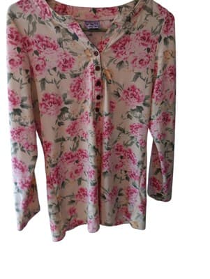 Floral Pink and Cream Women's Top size L - W/ Size 10 Forest Green Pants - Image 1