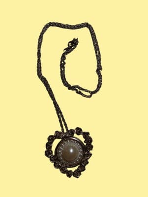Vintage Avon Signet Necklace - Image 1
