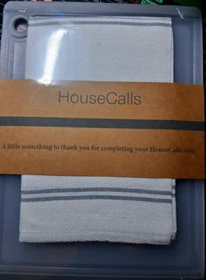 Small Cutting Board w/Kitchen Towel - Thumbnail 2