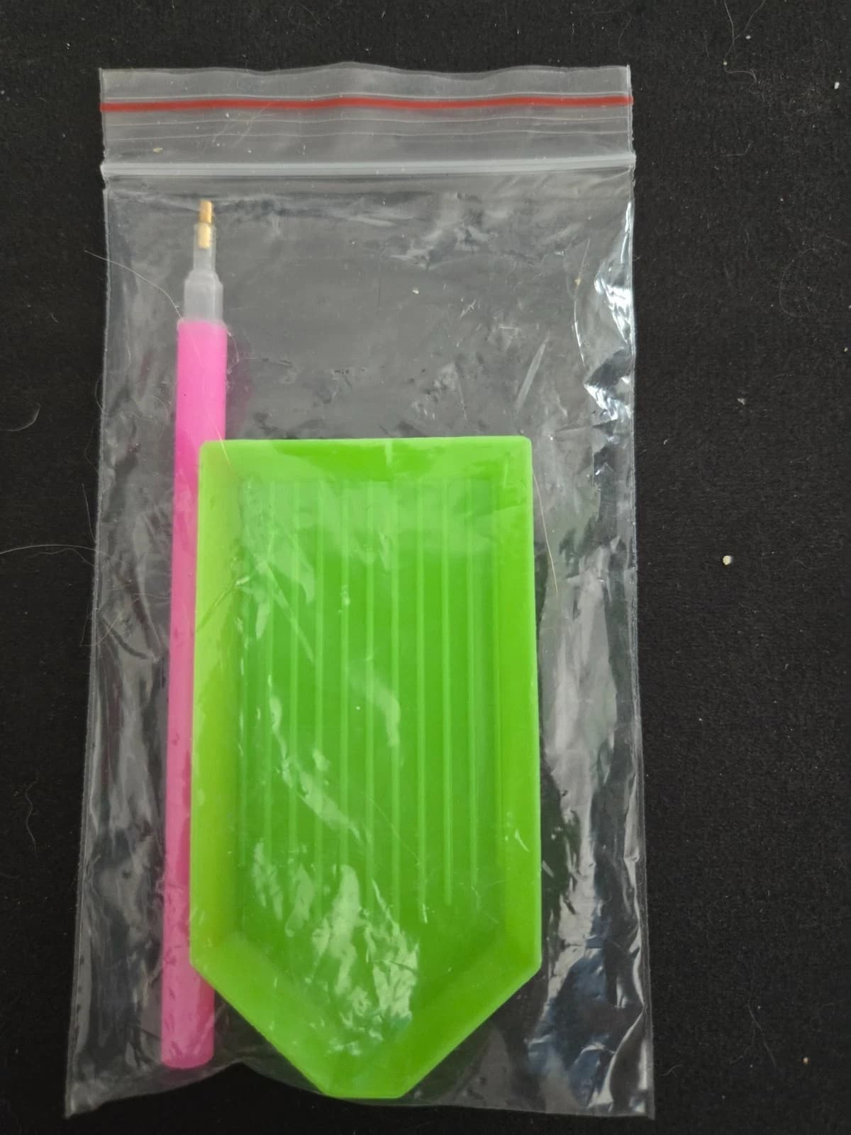 Diamond Painting Accessories Pink Pen and Green Tray Unbranded 2 to a pack! - Image 1