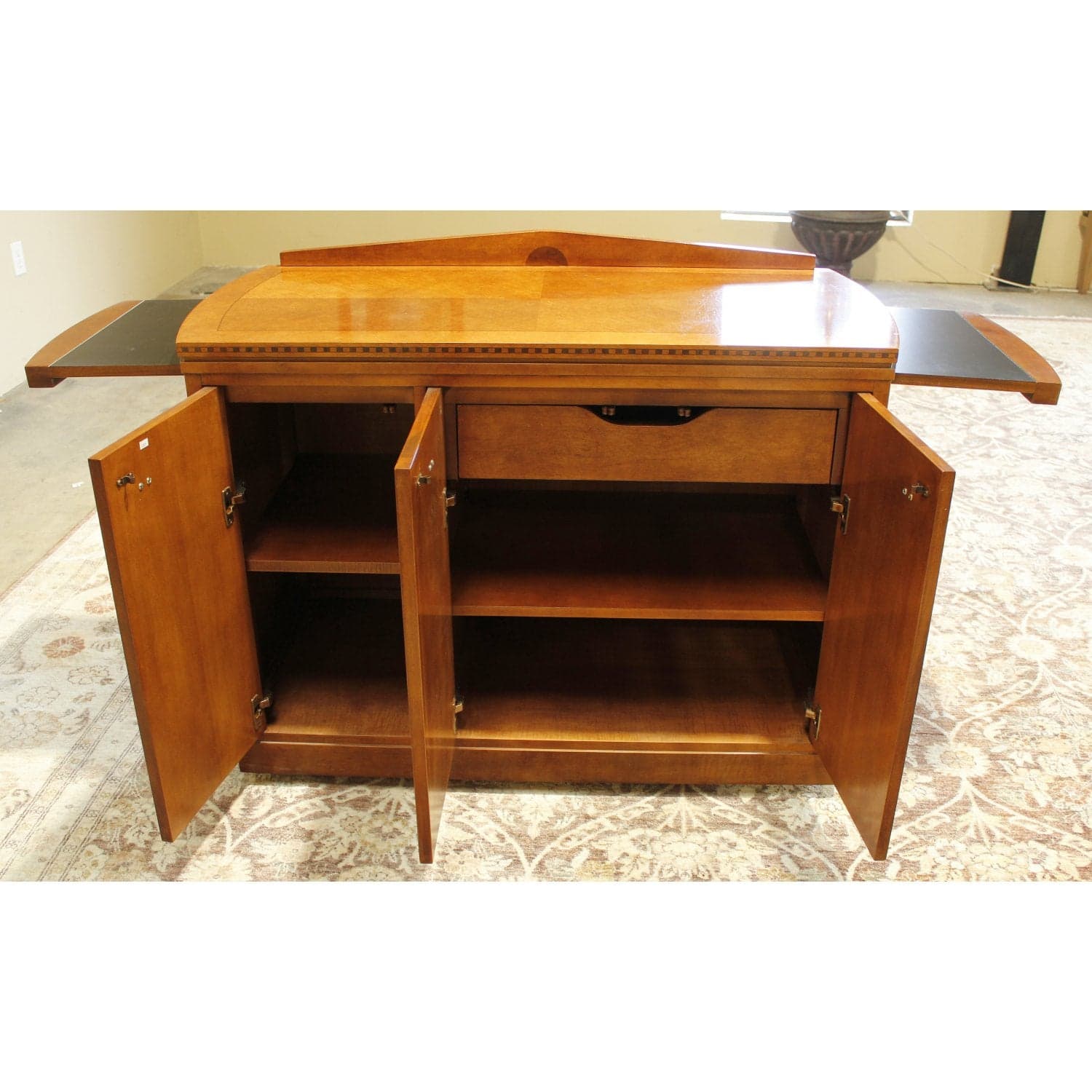 Hickory White 3 Door Server - Thumbnail 2