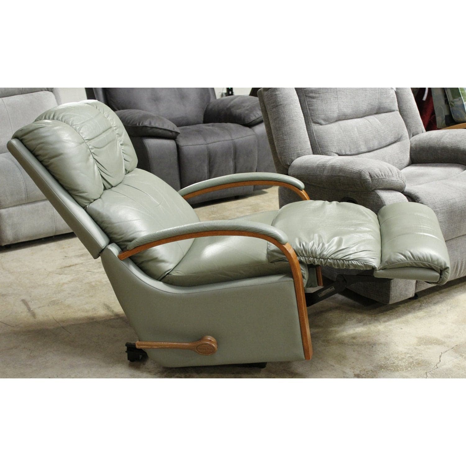 La-Z-Boy Green Leather Recliner - Green - Thumbnail 2