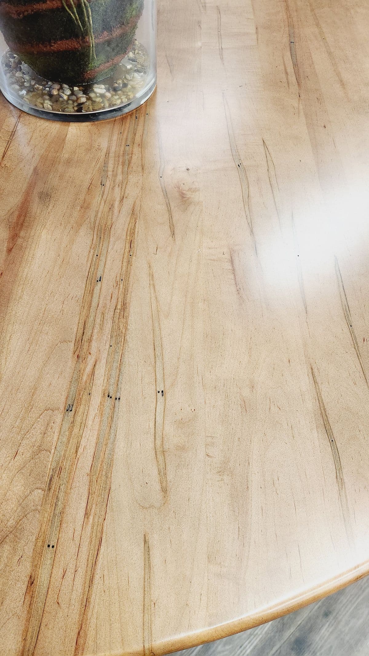 BASSETT FURNITURE BENCHMADE 72" ROUND CUSTOM MADE PEDESTAL TABLE AND 6 CHAIRS - Thumbnail 4