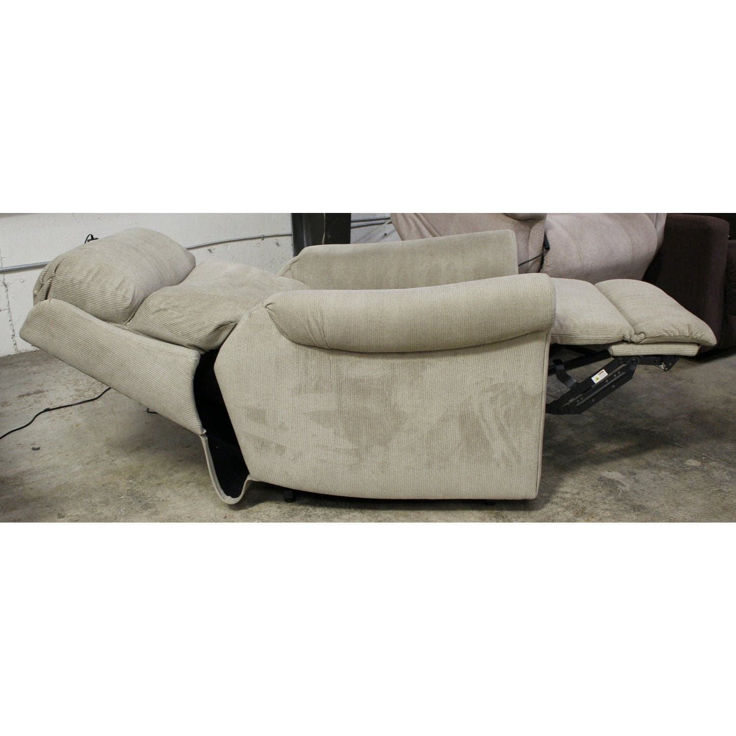 Southern Motion Sage Dual Motor Power Lift Recliner w/Adj. Headrest - Sage - Thumbnail 2