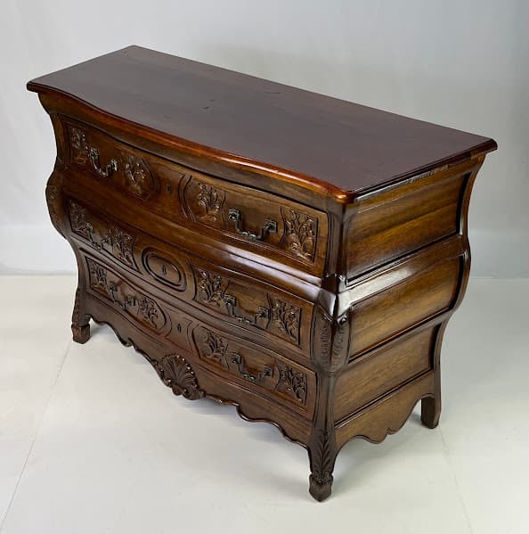 Vintage French Provincial Style Carved Bombé Commode - Thumbnail 7