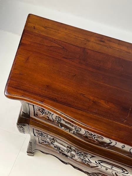 Vintage French Provincial Style Carved Bombé Commode - Thumbnail 12