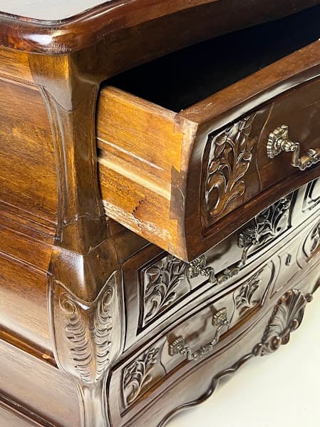 Vintage French Provincial Style Carved Bombé Commode - Thumbnail 10