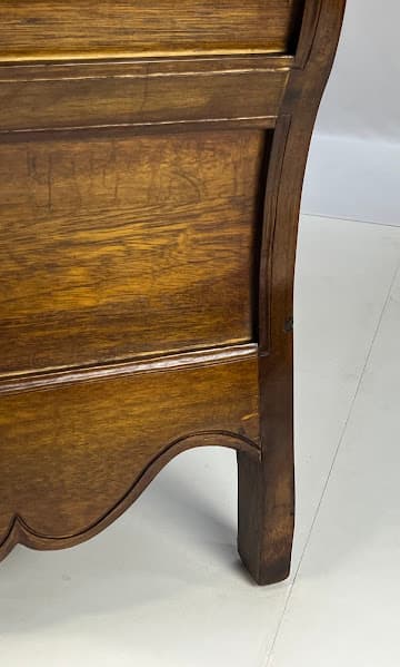 Vintage French Provincial Style Carved Bombé Commode - Thumbnail 8