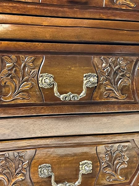 Vintage French Provincial Style Carved Bombé Commode - Thumbnail 9