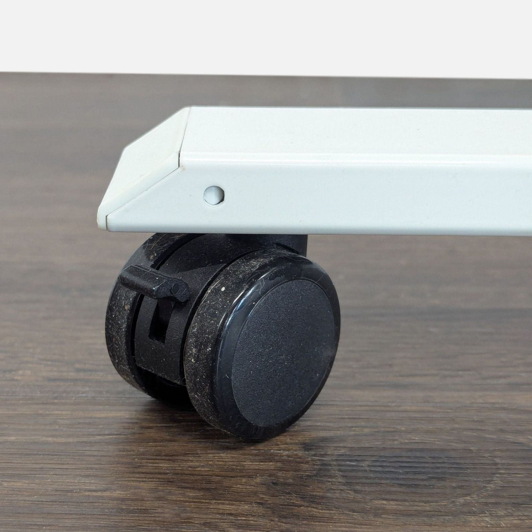 HEONAM Electric Height Adjustable L-Shaped Desk with Wheels - Thumbnail 6