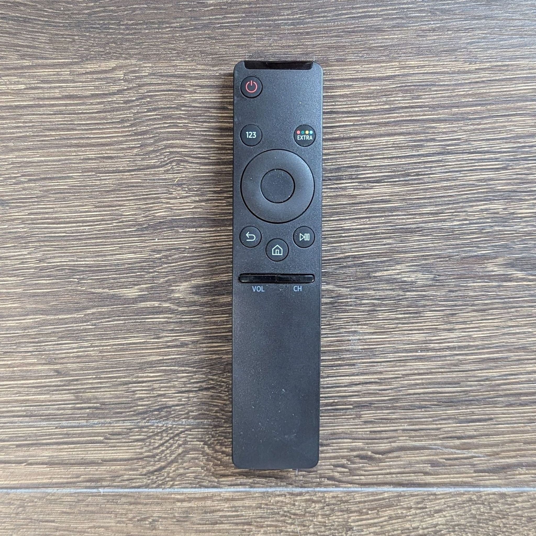 Samsung 65-Inch 4K Ultra HD Smart TV - Sleek Design, Great Condition - Thumbnail 9