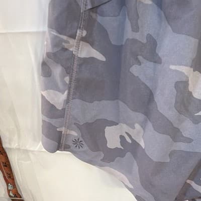 Athleta Girl Heart The Hustle 2.5" Short L/12 Gray Camouflage Athletic - Thumbnail 3