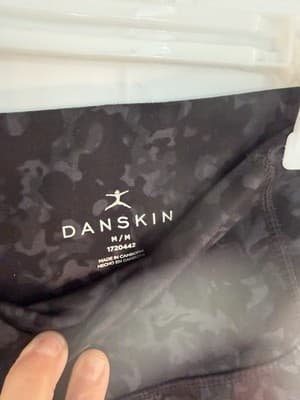 Danskin Contour Legging Ankle Camouflage Black Gray Women's M Cascade Print - Thumbnail 2