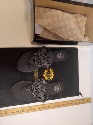 Yellow Box Premium Collection Beaded Black Thong Sandals Women's Slip On Comfort - Thumbnail 8