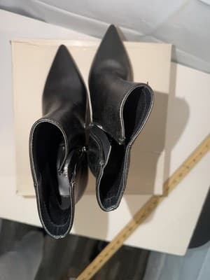 Marc Fisher WENDEL2 Black Leather Wedge Ankle Bootie Zip Pointed Toe Women's 8.5 - Thumbnail 3