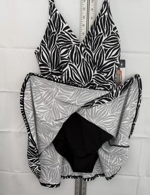 Lands' End Women's Swimdress Black White Floral UPF 50+ Adjustable Straps S - Thumbnail 2