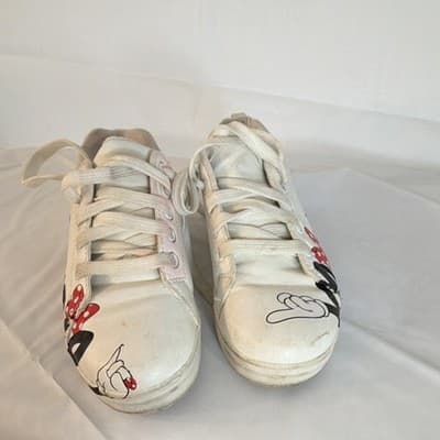 Disney Minnie Mouse Girls' White Sneakers Bow Logo Lace Up Size 2