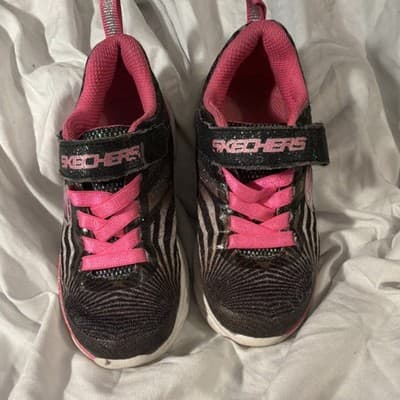 Skechers Girls Black Pink Striped Sneakers US Size 10.5 Hook & Loop Comfort Flat