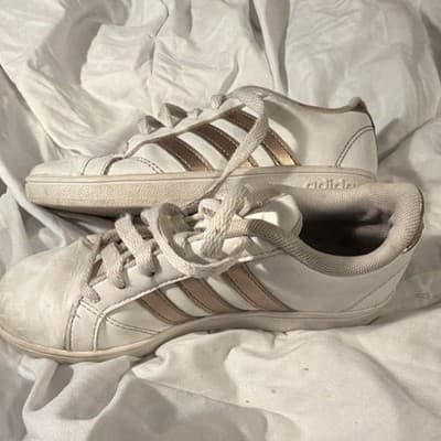 adidas Girls White Gold Logo Sneakers Lace Up Flat Casual US Size 1 EU 32 - Thumbnail 4