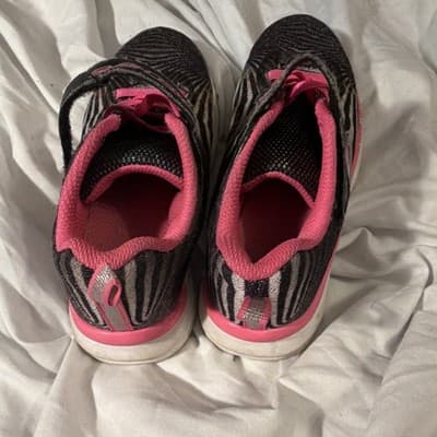 Skechers Girls Black Pink Striped Sneakers US Size 10.5 Hook & Loop Comfort Flat - Thumbnail 2