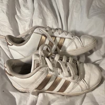 adidas Girls White Gold Logo Sneakers Lace Up Flat Casual US Size 1 EU 32 - Thumbnail 3
