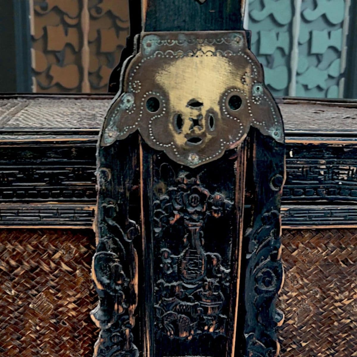 1950's 3 Tiered Octagonal Brass Handled Chinese Wedding Basket - Thumbnail 12