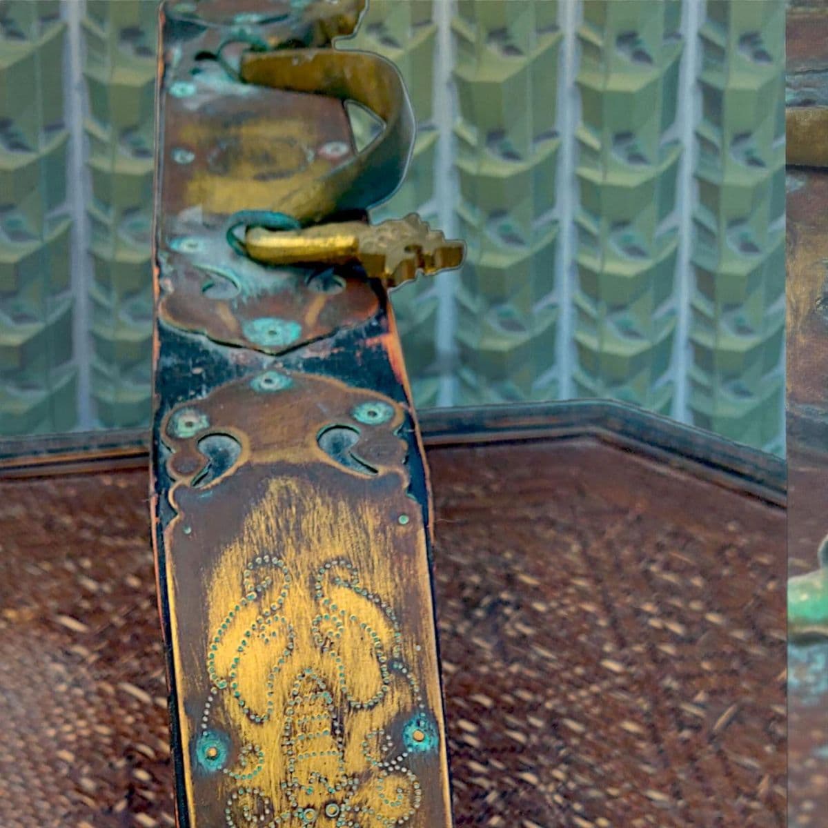 1950's 3 Tiered Octagonal Brass Handled Chinese Wedding Basket - Thumbnail 13