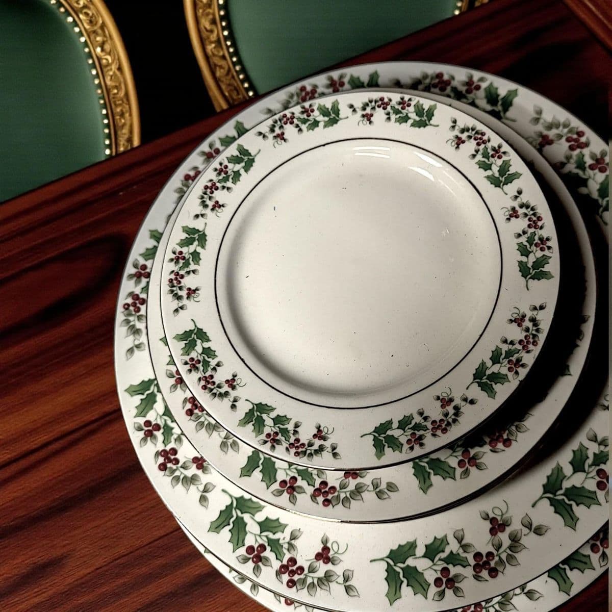 Late 20th Century Gibson Holiday Charm Holly Berry Dinnerware Place Setting for 4 - Set of 33 Pieces - Thumbnail 9