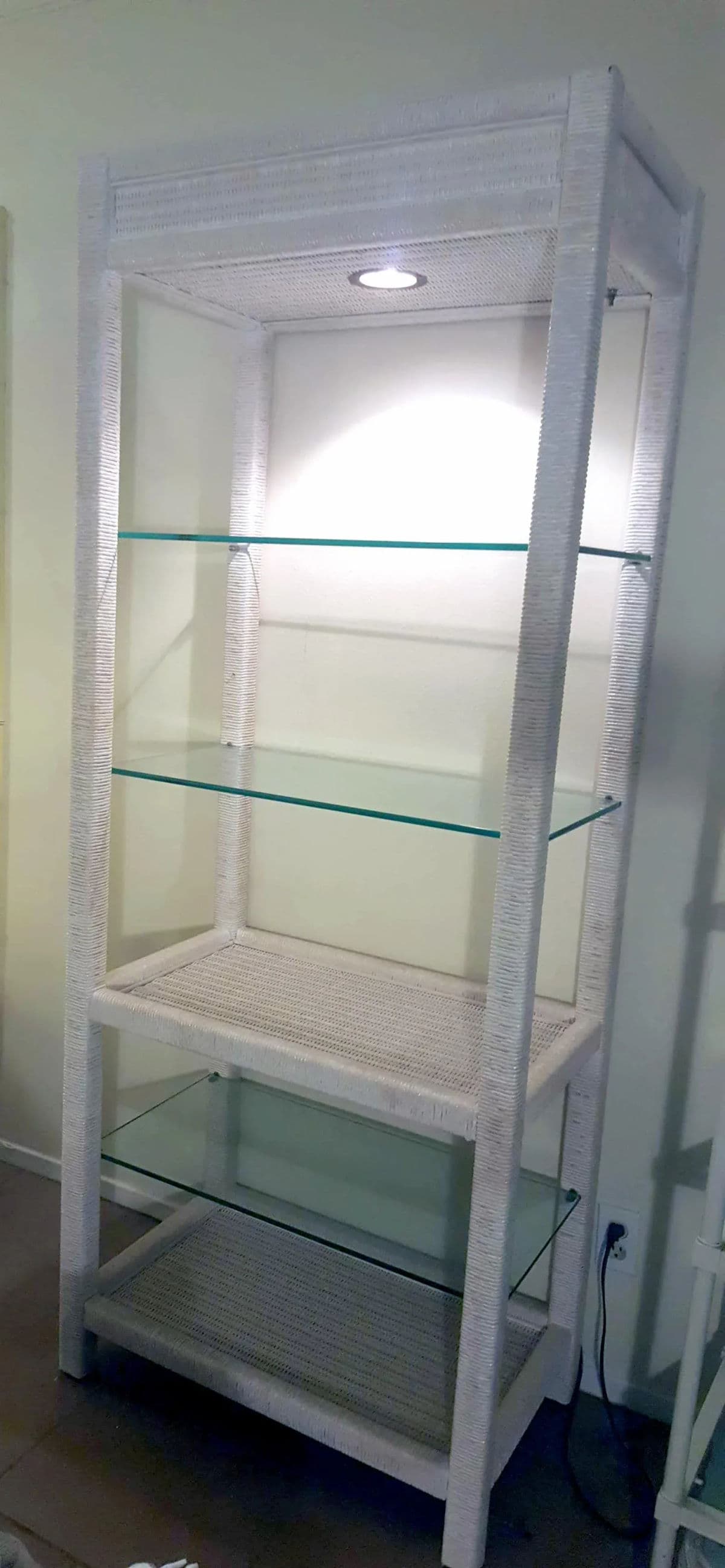 1970's Henry Link White Wicker Woven Wrapped 5-Tier Pin-Lit Étagère - Thumbnail 3