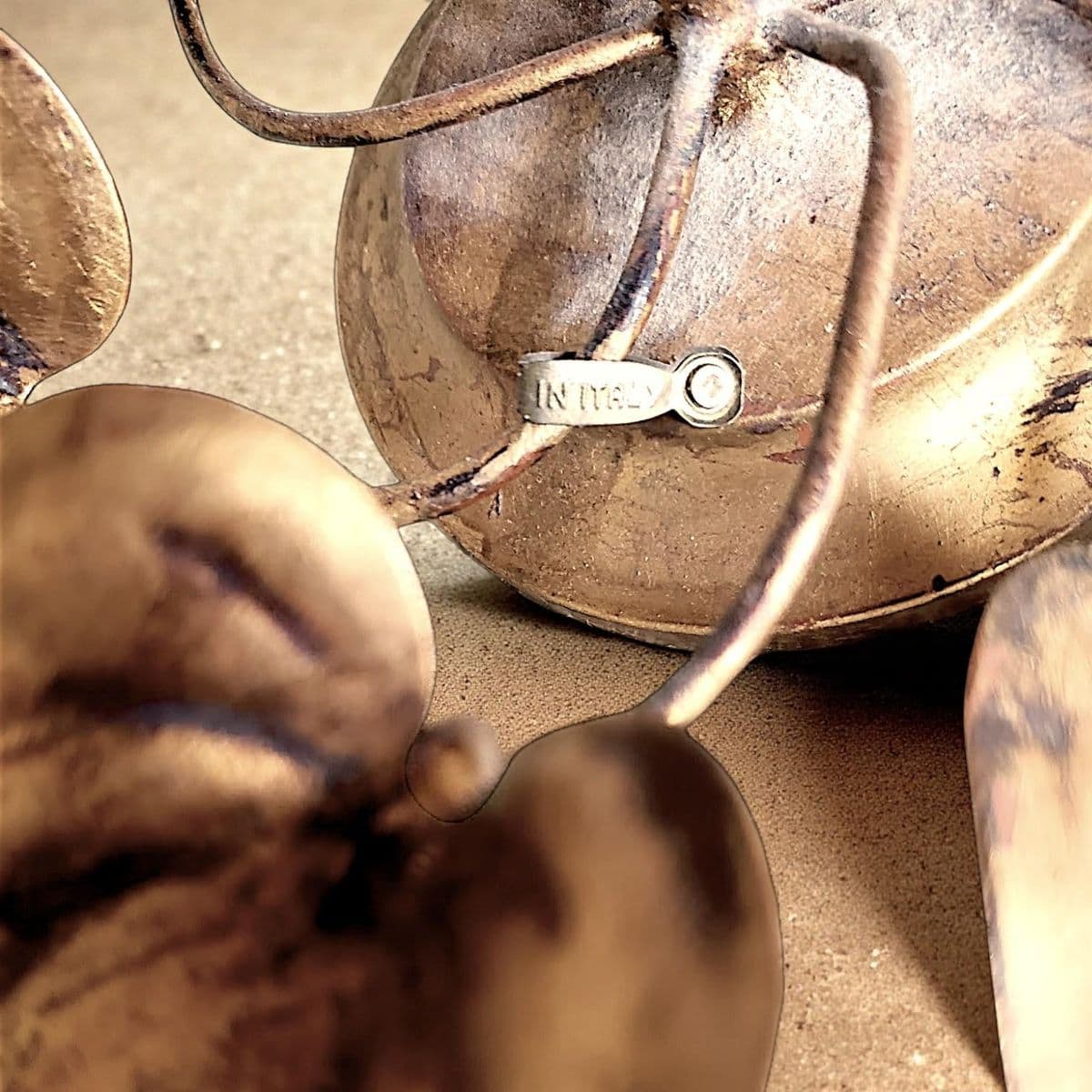 1970s Leaves on the Vine, Walter Hatches Co Gilded Toleware Centerpiece - Made in Italy - Thumbnail 14